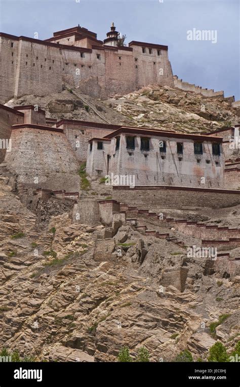 Gyantse Dzong, Gyantse Old Castle .